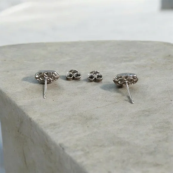 Kendra Scott 14k white gold diamond Amelee stud earrings - Picture 6 of 13